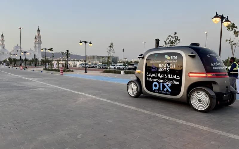 RoboBus Mulai Beroperasi di Masjid Quba: Era Transportasi Otonom di Situs Suci Madinah